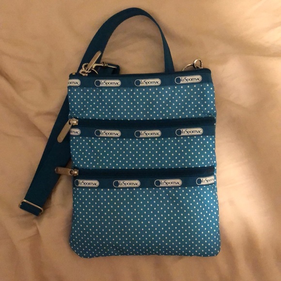 Lesportsac Handbags - Le Sport Sac Blue Nylon Crossbody
